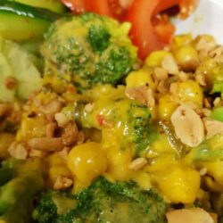 Kichererbsen Kokos Curry aus nur 5 günstigen Zutaten ein feines und wohlschmeckendes Curry kochen.