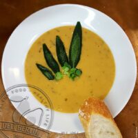 Ribollita ist eine herzhafte und einfach zu kochende Bohnensuppe