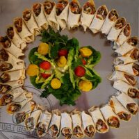 Wrap mit Tikka Masala, Gemüse und Rindfleisch