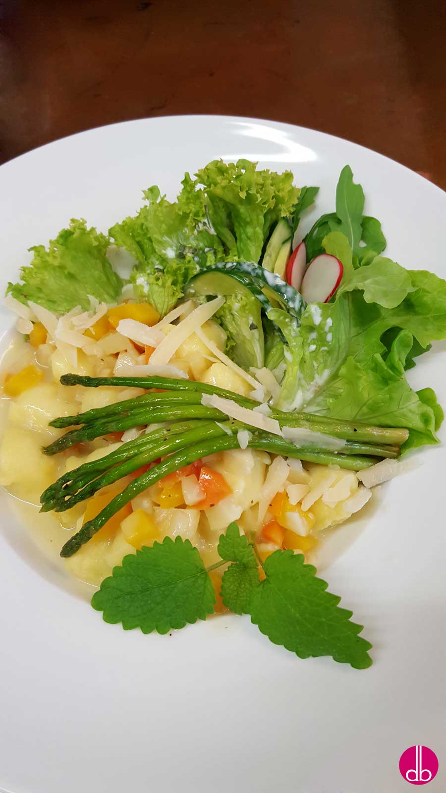 Pasta mit Pastinaken-Kürbis-Sauce und Gebratenem Thai-Spargel