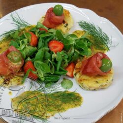 Räucherlachs auf Kartoffel-Zucchini-Rösti