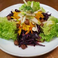 Weihnachtlicher Rotkohl-Kürbis-Salat