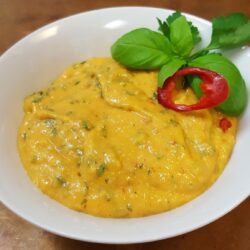 Erdnuss-Chili-Ingwer-Koriander-Dip - Universal-Dip aus nur 4 Zutaten. Super Lecker.