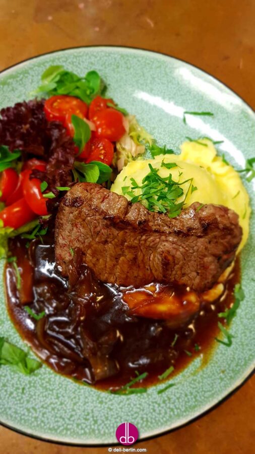 Rumpsteak zu Wasabi-Kartoffel-Püree mit Teriyaki-Zwiebeln