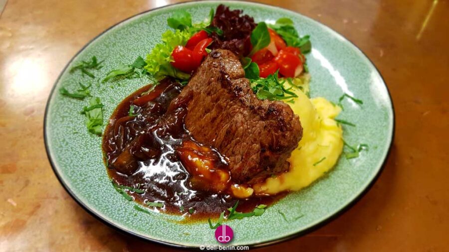 Rumpsteak zu Wasabi-Kartoffel-Püree mit Teriyaki-Zwiebeln