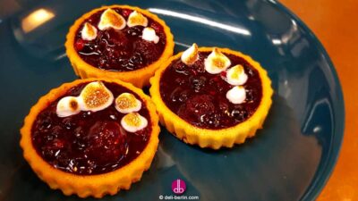 hausgemachte Rote-Grütze-Torteletts