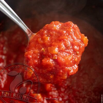 Genussvolles Grundrezept für Selbstgemachte Tomatensauce: Sonnengereifte Aromen zum Verlieben