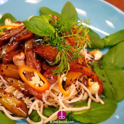 Kung Pao mit Rindfleisch und Zucchini - Chinesisch Gong Bao