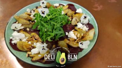 Rote-Bete-Carpaccio mit Artischocken und Pilzen