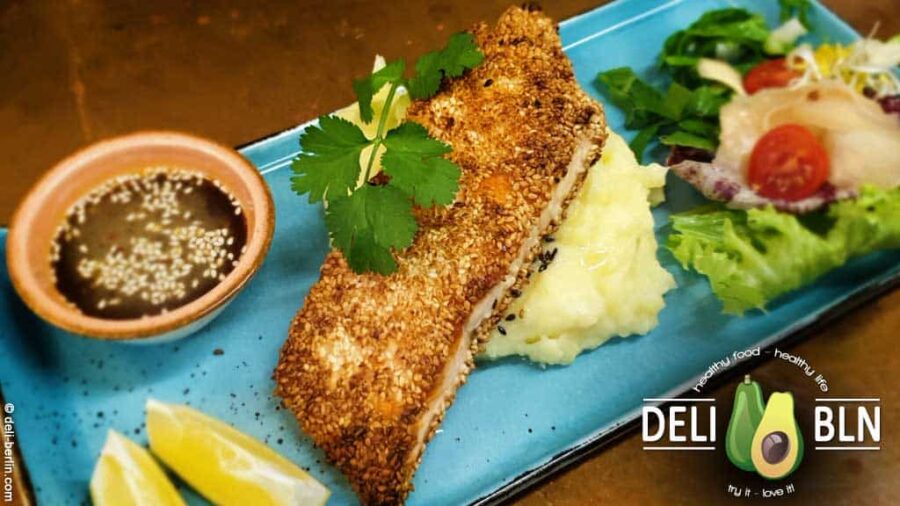 Lachsfilet mit asiatischer Wasabi-Sesam-Kruste
