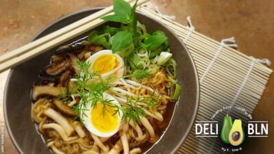 Rezept: Gebratene Pilze mit würzigen Miso Ramen und Shiitake-Pilzen