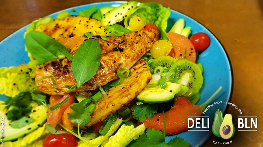 Hawaiianischer Tequila-Hähnchensalat mit Ananas-Vinaigrette