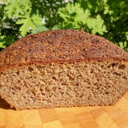 Sauerteigbrot mit Leinsamenschrot