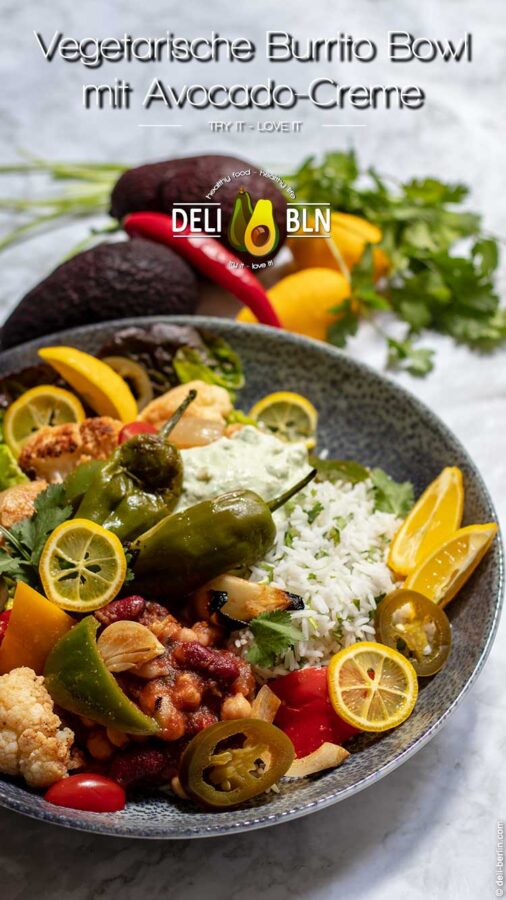 Vegetarische Burrito-Bowl mit Avocado-Creme