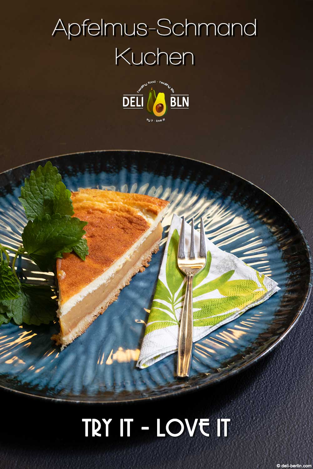 Apfelmus-Kuchen mit Schmand