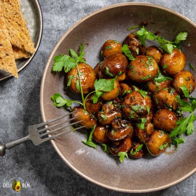 Italienische Champignons in Balsamico
