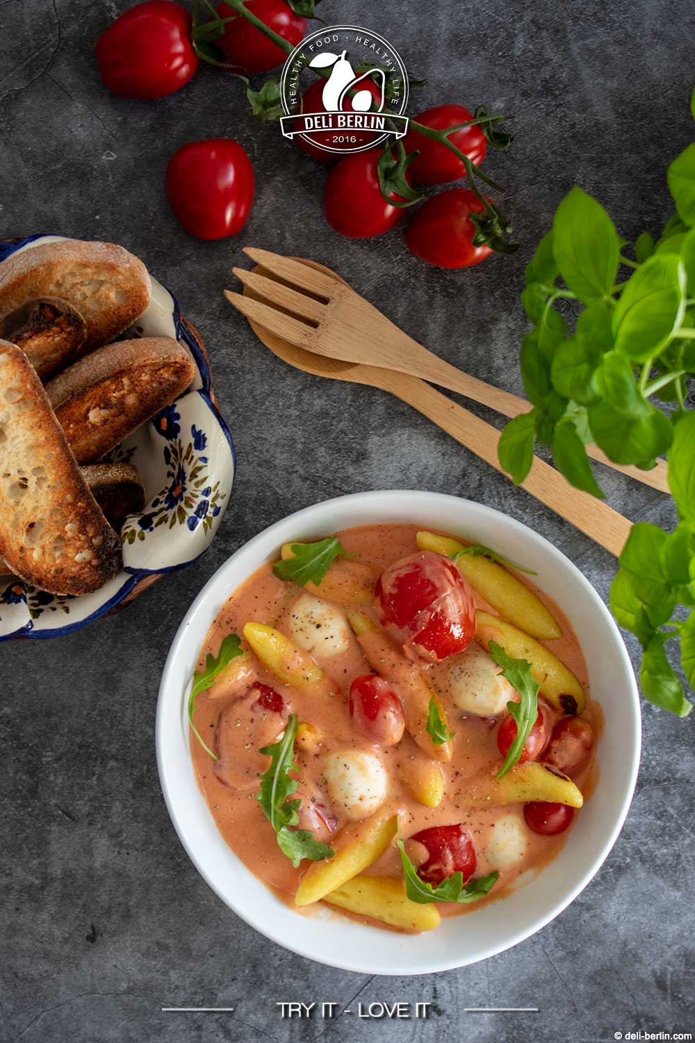Schupfnudeln mit Tomate-Mozzarella