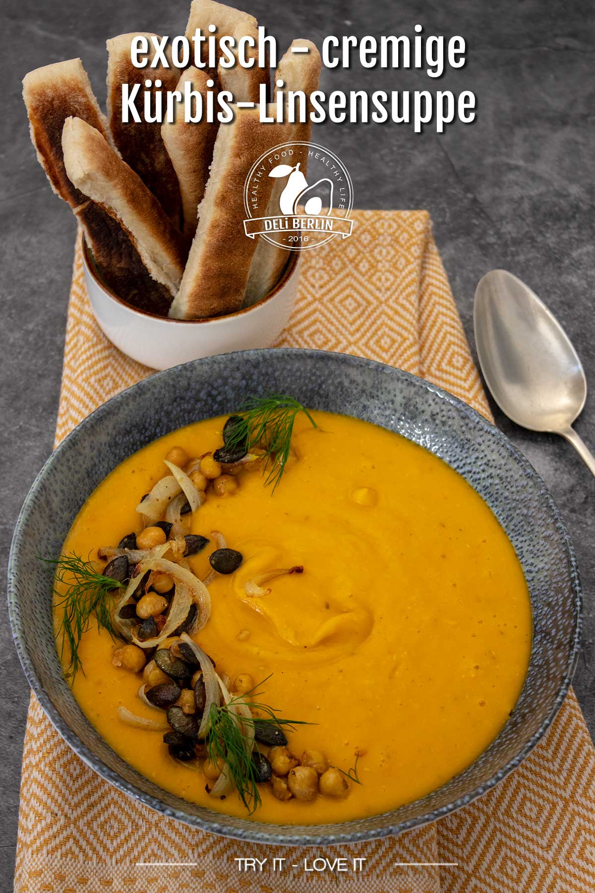 Exotische Kokos-Kürbis-Linsensuppe