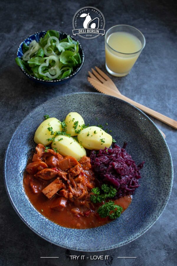 Deftiges veganes Jackfruit-Gulasch