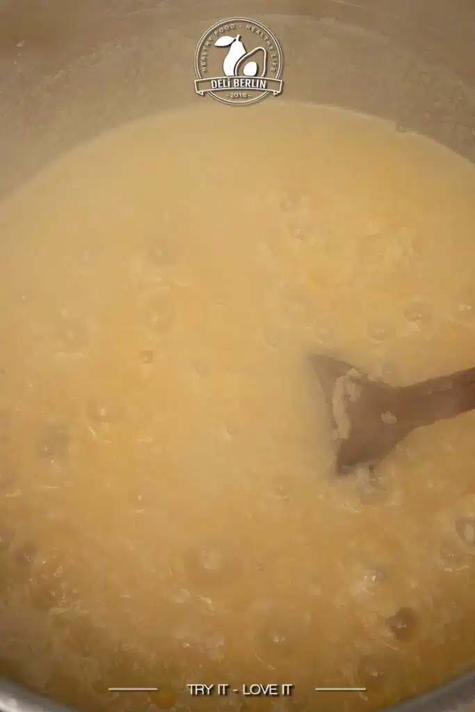 Indisches Dal Fry im Restaurant-Stil: Einfaches und gesundes Rezept