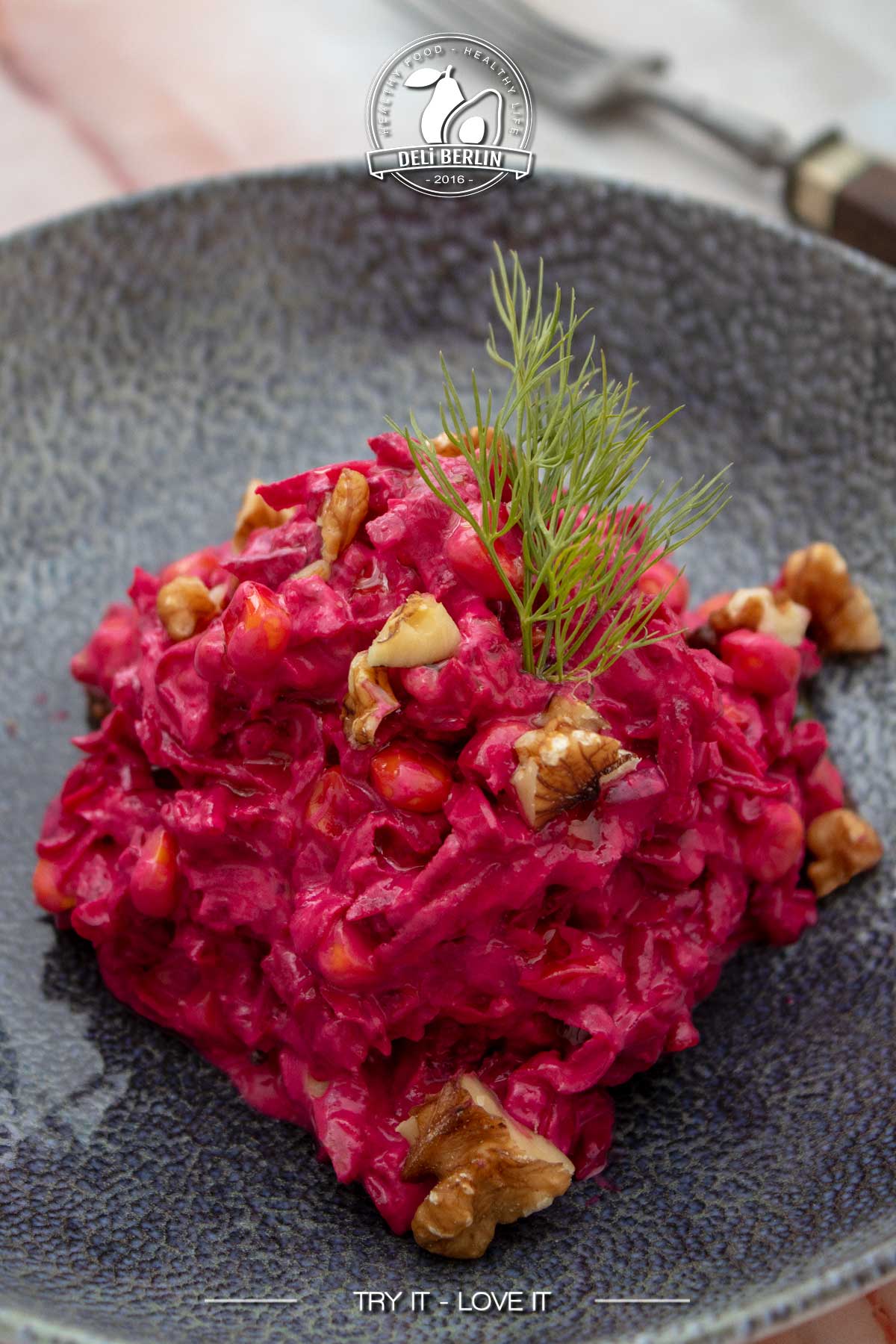 Leckerer Rote-Bete-Salat mit Mais und Joghurt