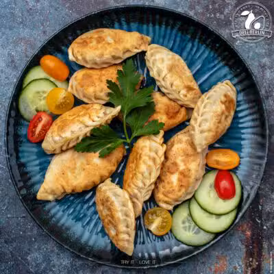 Mongolische Khuushuur – Vegane Teigtaschen mit würziger Kartoffelfüllung