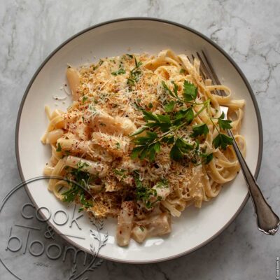 Schwarzwurzel-Pasta mit Parmesan-Bröseln – cremig, schnell & vegetarisch