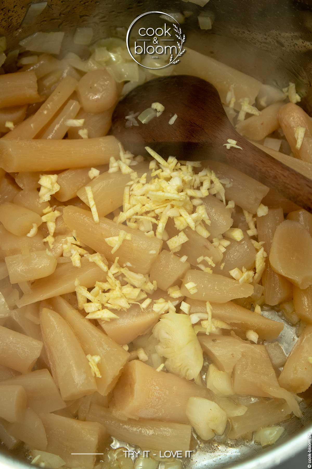 Schwarzwurzel-Pasta mit Parmesan-Bröseln – cremig, schnell & vegetarisch
